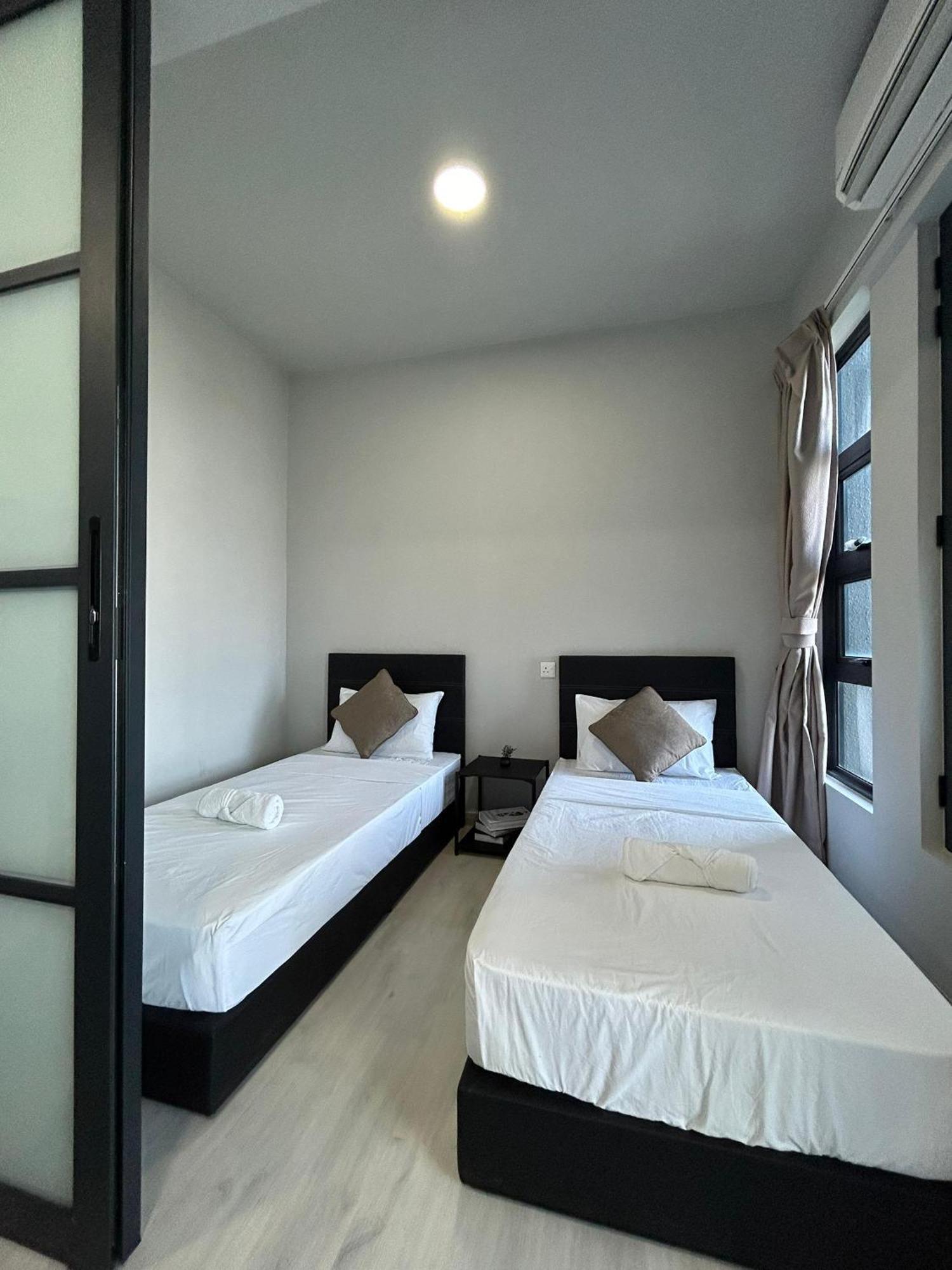 Jesselton Quay Sea & Pool View For 6 Pax Appartement Kota Kinabalu Buitenkant foto